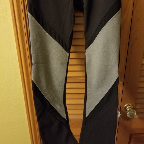 Splits59 Pure Barre Leggings Gray Black Medium - Picture 2 of 6